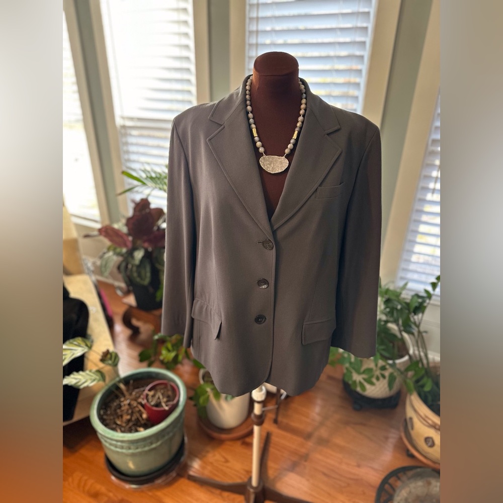 Jones New York Suit Blazer (18W) w/Trousers sized (14W)